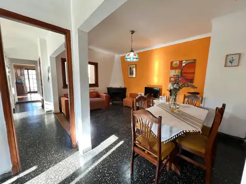 Depto Tipo Casa 4 ambientes con 2 baños