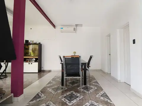 Depto Tipo Casa 4 ambientes con 2 baños