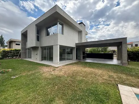 CASA EN ALQUILER DARRAGUEIRA PARK CHACRAS DE CORIA