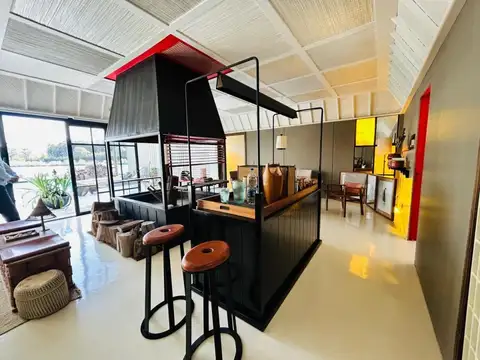 Casa 7 ambientes con 4 baños