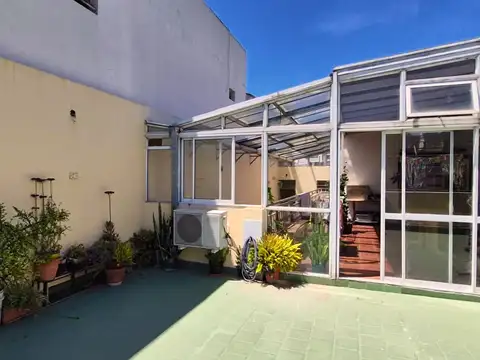 Casa en Calle Arbolada a Una Cuadra de Asamblea