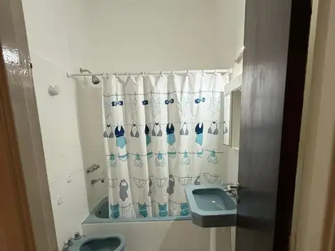 Depto Tipo Casa 4 ambientes con 2 baños