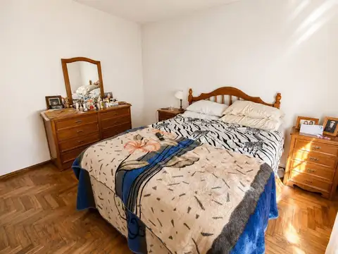 VENTA  LIBERTAD 2 CASAS SOBRE TERRENO PROPIO
