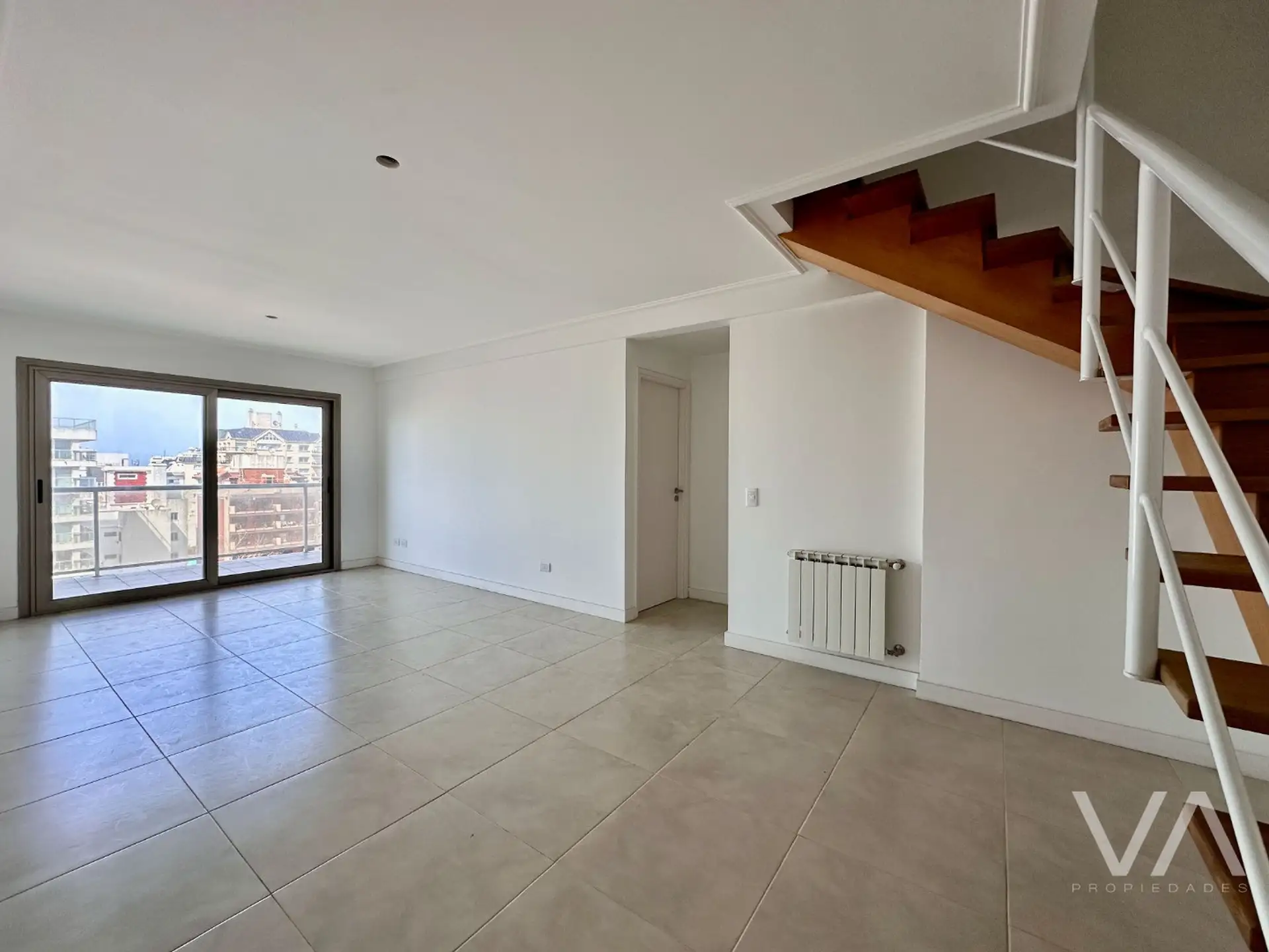 Depto 3 amb a estrenar, 150m² con quincho y balcón — Varese