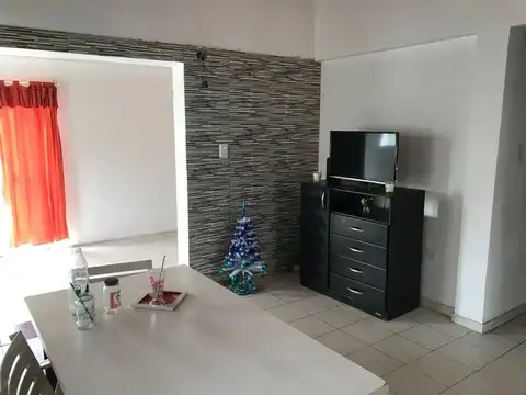 Casa 2 ambientes con 1 baño