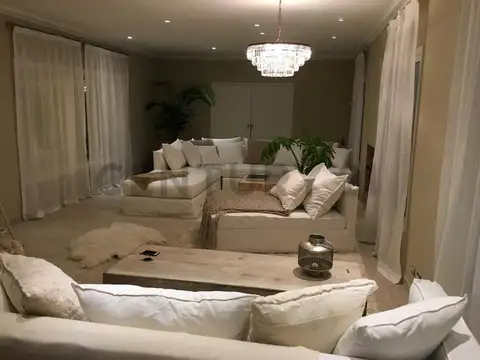 Casa a la venta en Pilar