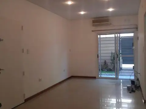 Venta Dto 2 AMB Planta Baja con cochera