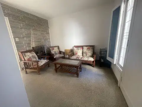Maestra Catalina Rodríguez 300