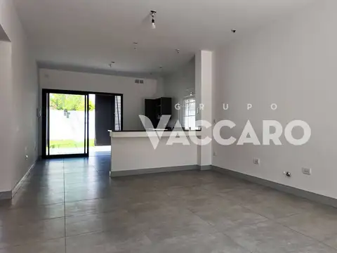 Casa 4 ambientes con 2 baños