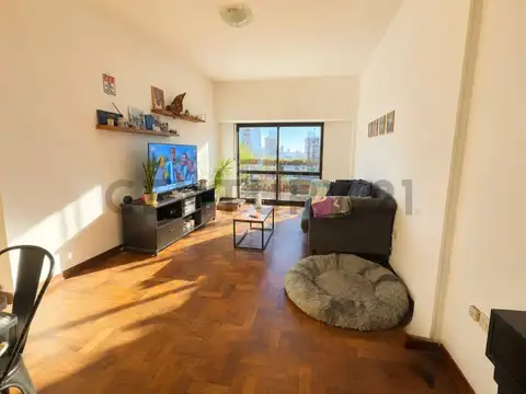 VENTA DEPARTAMENTO 4 AMBIENTES AL FRENTE  CON BALCON CENTRO