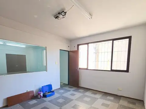España 991 - Oficina en Venta con Cochera Zona Shopping del Siglo