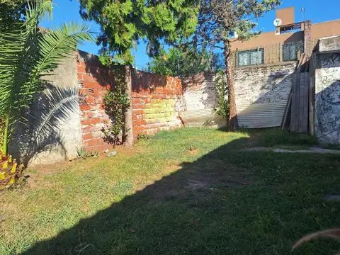 VENTA CASA 5 AMB JARDIN COCHERA MORON NORTE