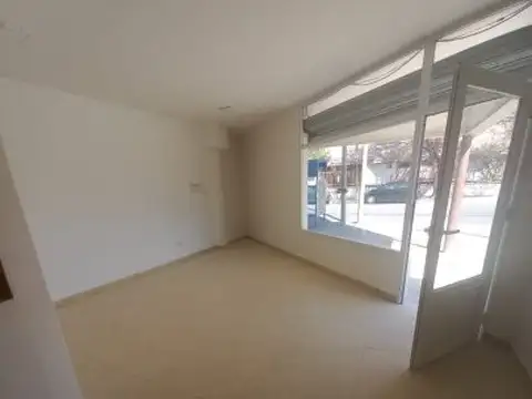 Local en Alquiler en Neuquén, $ 890.000