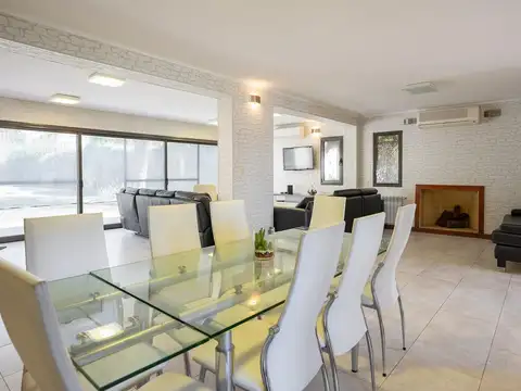 Casa 4 ambientes con 3 baños