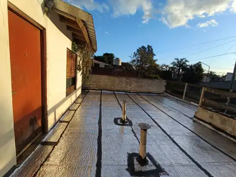 Casa - Venta - Argentina, Castelar - ALVAREZ JONTE 1900