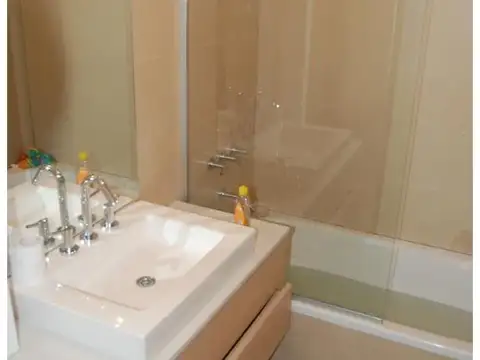 Casa 5 ambientes con 4 baños