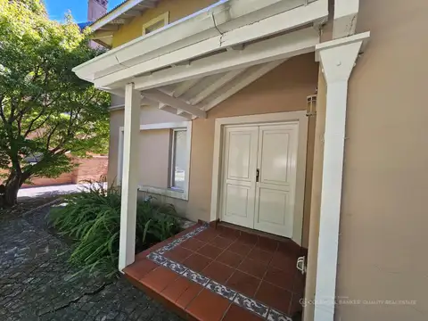 Casa en Venta con 4 cocheras