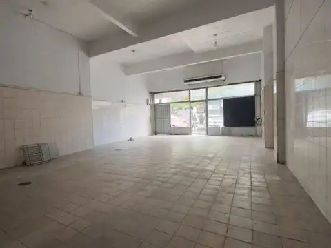 Local en Venta 51 años