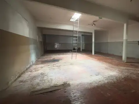 Local en Venta 51 años