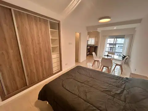 VENTA. MONOAAMBIENTE RECICLADO Y AMOBLADO. ENTRE RIOS 1800, MAR DEL PLATA