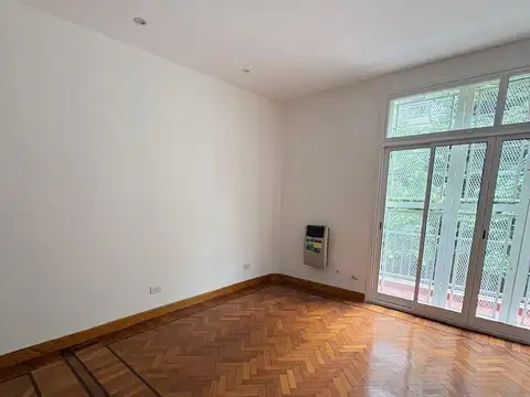 Depto Tipo Casa en Venta 76 años