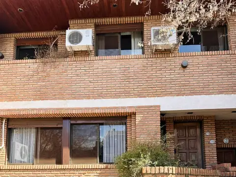 Depto Tipo Casa en Alquiler de 3 dormitorios