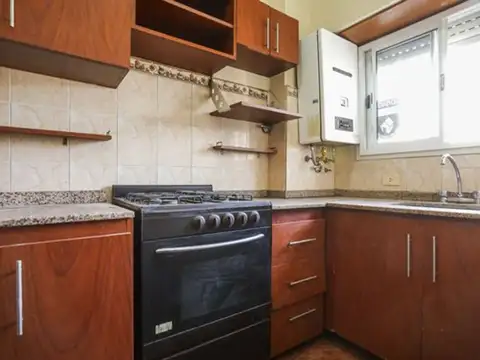 Hipólito Vieytes 100