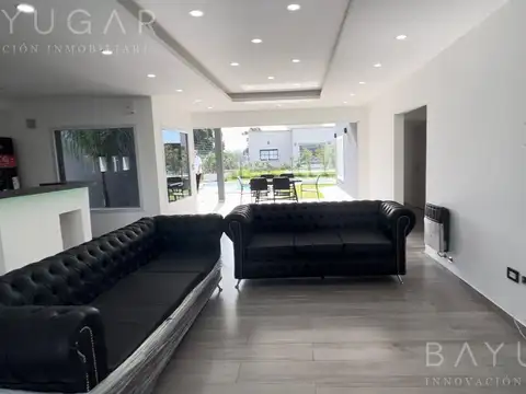 Casa 4 ambientes con 2 baños