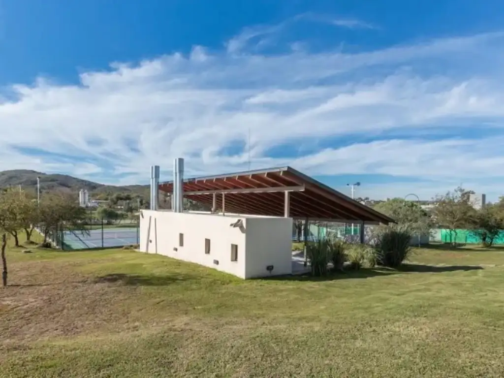 Actividades deportivas futbol, tenis en Las Cañitas