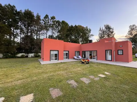 Casa en Venta con 1 cochera