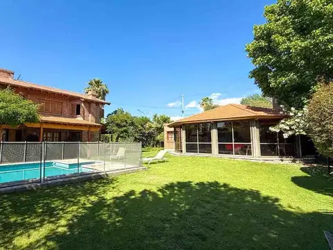 Presidente Alvear 400