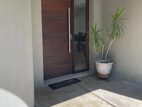 Venta Casa de 4 amb. en Campo Grande 200