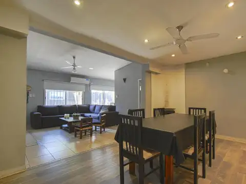 Casa 5 ambientes con 3 baños