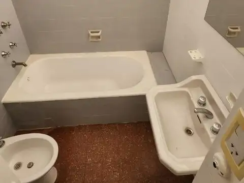 Oficina en Alquiler en Godoy Cruz, $ 650.000