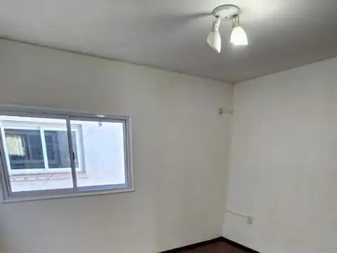 Oficina en Alquiler en Godoy Cruz, $ 600.000