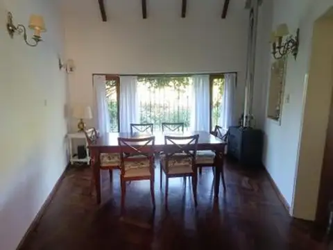 Casa en Venta con 3 cocheras