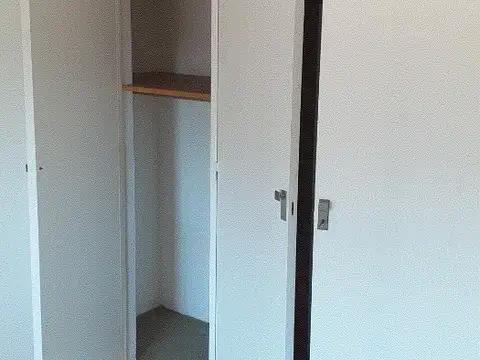 DOS AMBIENTES CON BALCÓN EN QUILMES CENTRO. CONSULTE. OPORTUNIDAD.