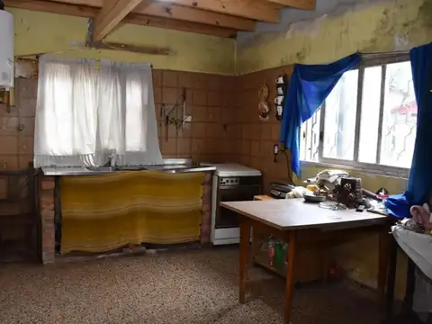 Casa en Venta con 3 cocheras