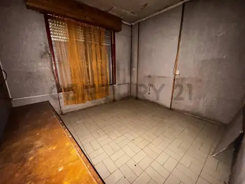 Ombu 100, Piso 0