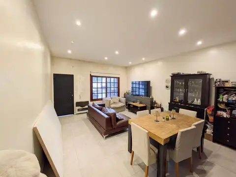 Depto Tipo Casa en Venta con 1 cocheras