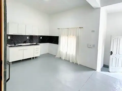 Casa 4 ambientes con 1 baño