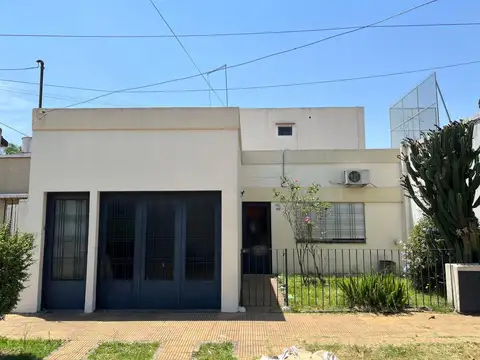 Venta Casa a refaccionar 4 ambientes