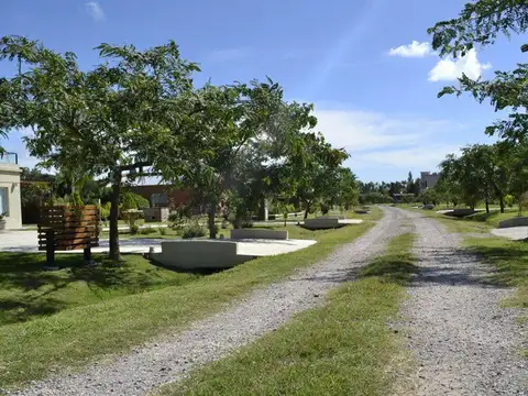LOTE POSADA DE LOS LAGOS 1051 m2 FONDO A LA LAGUNA