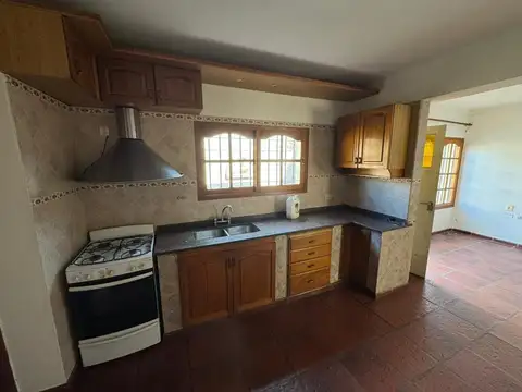 Casa 5 ambientes con 4 baños