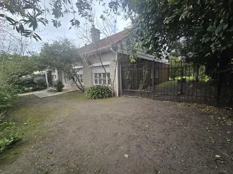 Casa en Alquiler con 1 cochera