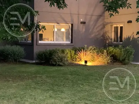 Casa 9 ambientes con 7 baños