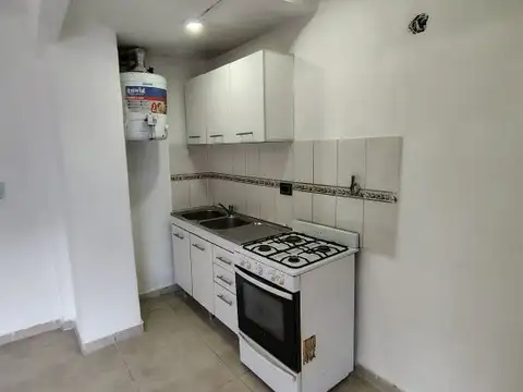 Depto Tipo Casa en Venta en Castelar, USD 50.000
