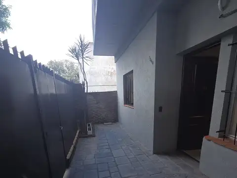 Muy lindo Ph 2amb con coch y patio