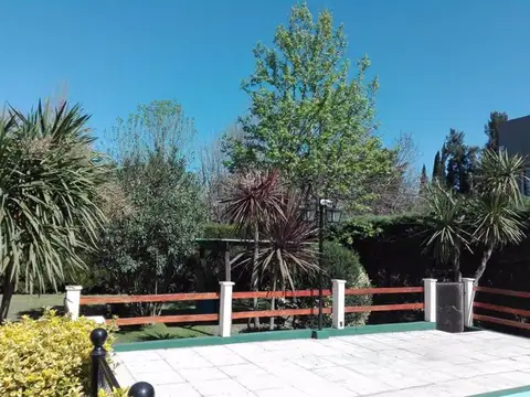 Los Manzanos 1200