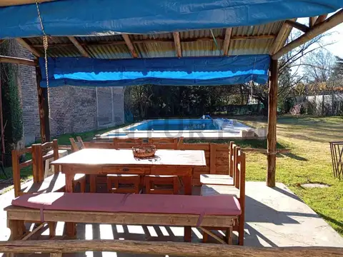 Casa en Venta con 3 cocheras